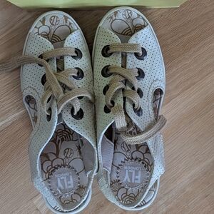 Fly London Cream Sandals Stylish Comfortable Design, Size 39 (Size 8)